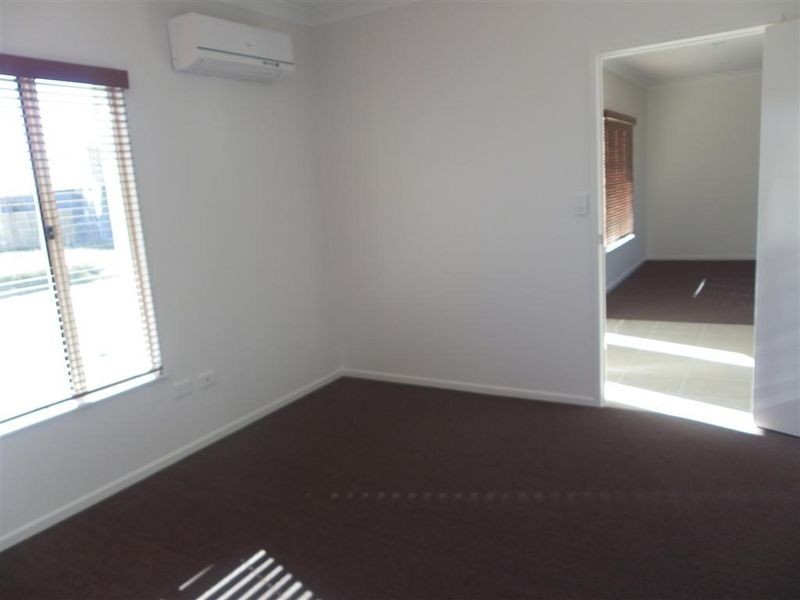 30 Seabreeze Crescent, Bowen QLD 4805