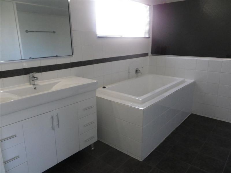 11 Brisbane Street, Bowen QLD 4805