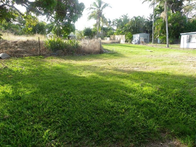 64 Poole Street, Bowen QLD 4805