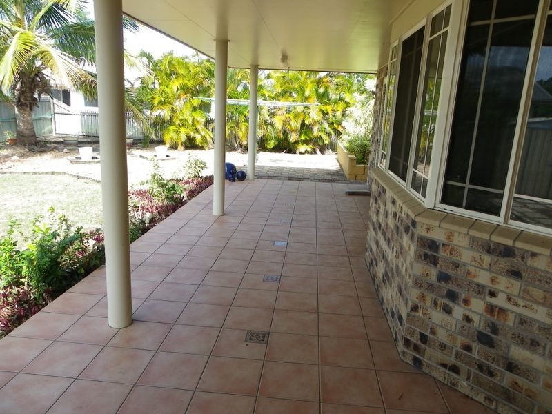 9 Oak Crescent, Bowen QLD 4805