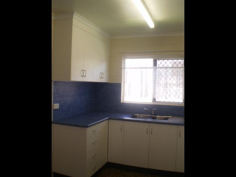 4/89 Powell Street, Bowen QLD 4805