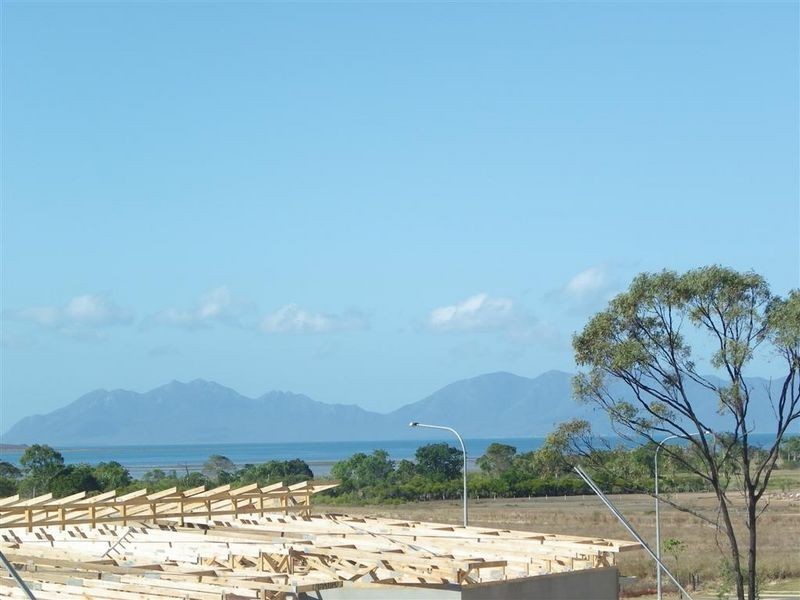 31 Sapphire Crescent, Bowen QLD 4805