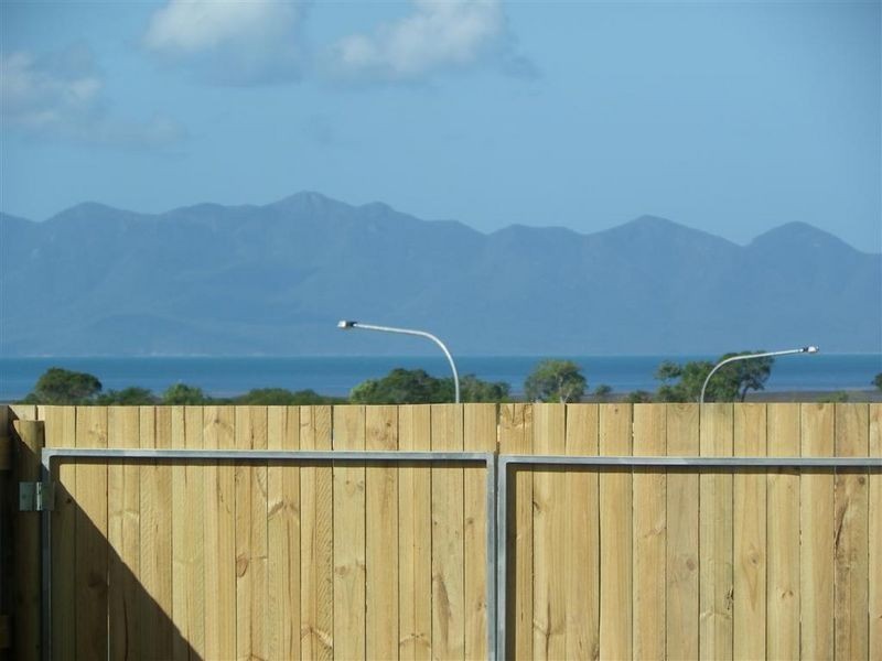 25 Sapphire Crescent, Bowen QLD 4805