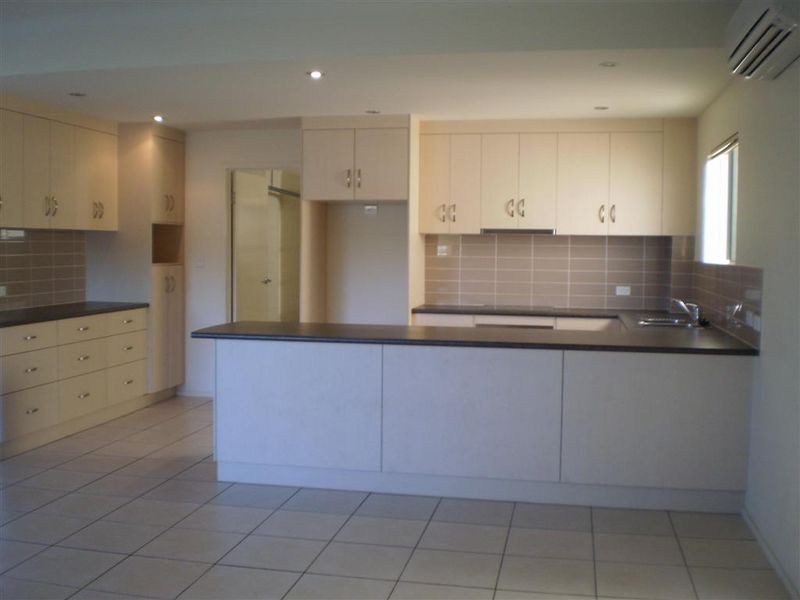 5/1 Murroona Road, Bowen QLD 4805