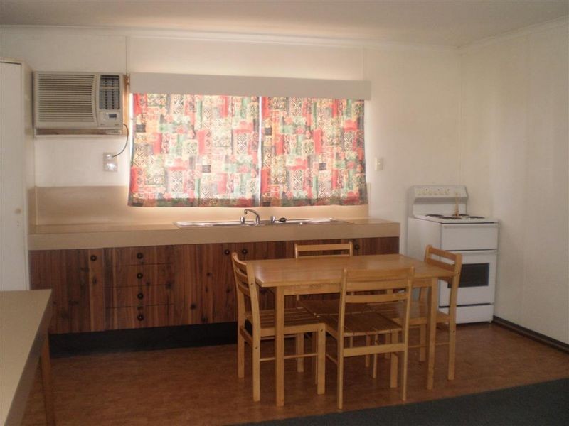 1/17 Collin Road, Collinsville QLD 4804