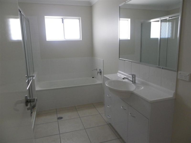 6 Sapphire Crescent, Bowen QLD 4805