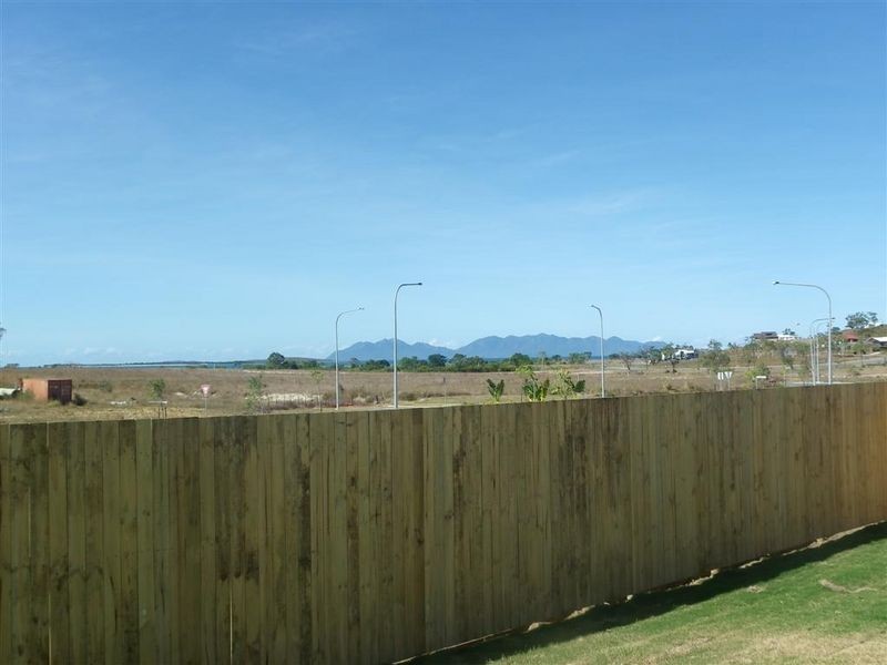 12 Sapphire Crescent, Bowen QLD 4805