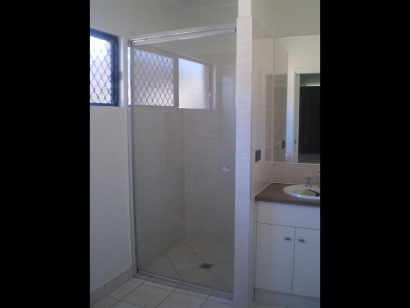 2/11 Kennedy Street, Bowen QLD 4805