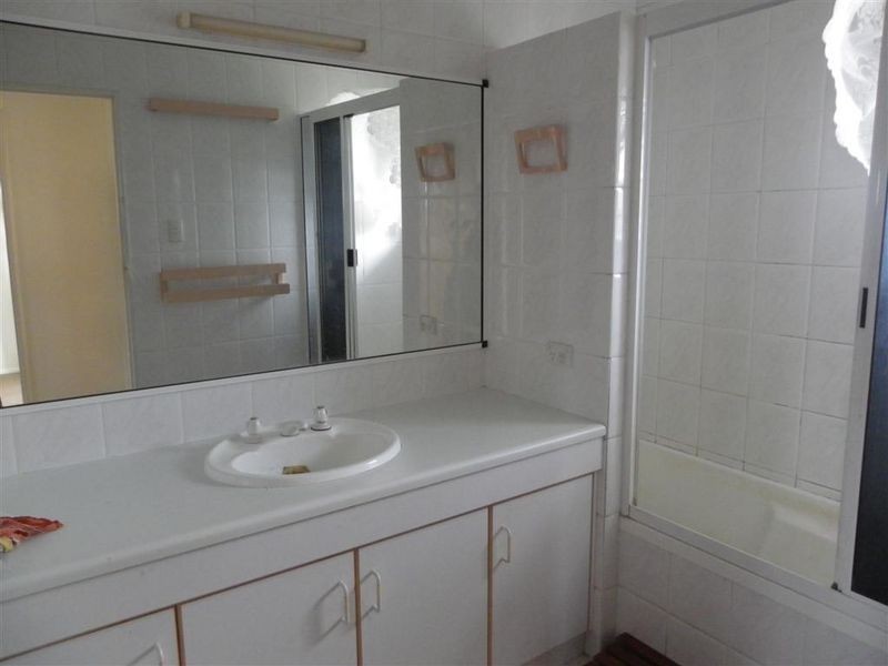 18 Daniel Street, Bowen QLD 4805