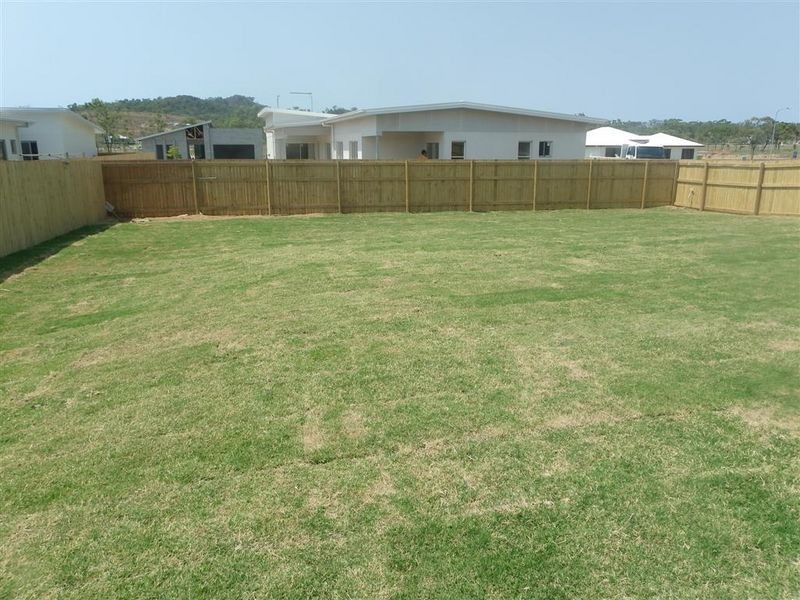 9 Sapphire Crescent, Bowen QLD 4805