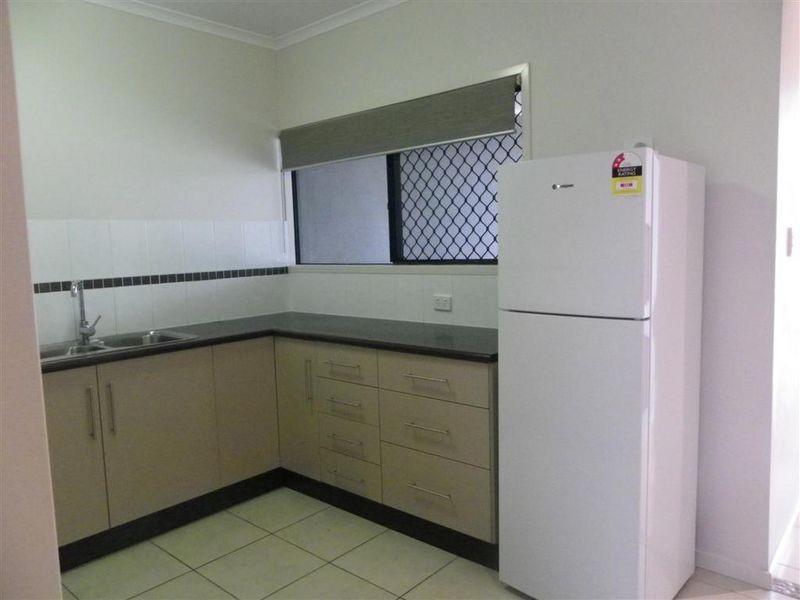 4/52 Poole Street, Bowen QLD 4805