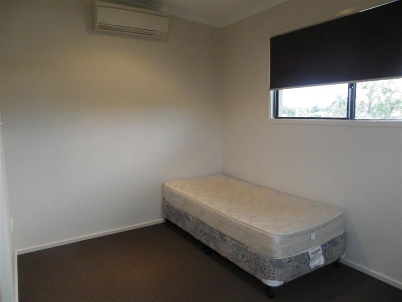 4/52 Poole Street, Bowen QLD 4805