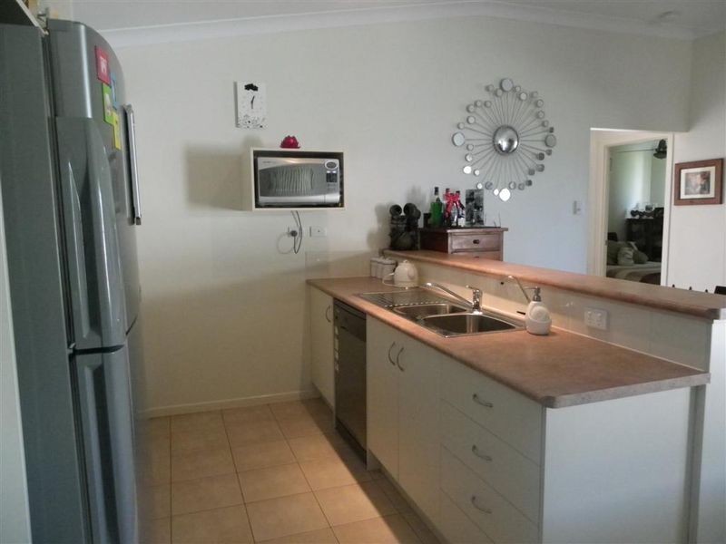 2B Summer Place, Bowen QLD 4805
