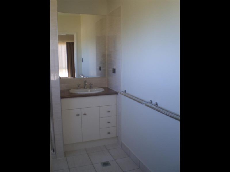 4/11 Kennedy Street, Bowen QLD 4805