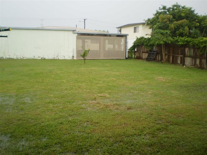 11 Hillview Place, Bowen QLD 4805