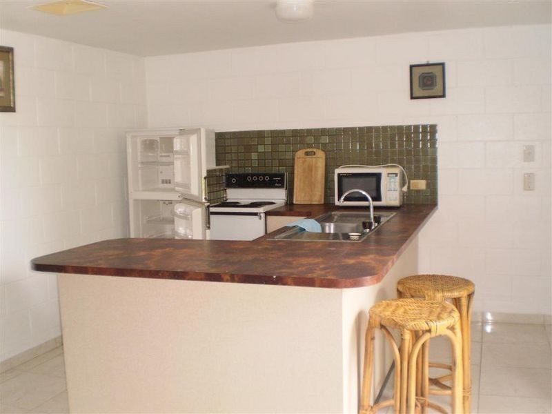 2/89 Horseshoe Bay Road, Bowen QLD 4805