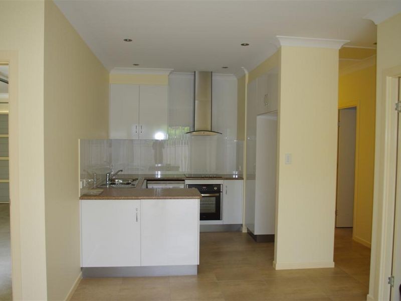 4/56 Murroona Road, Bowen QLD 4805