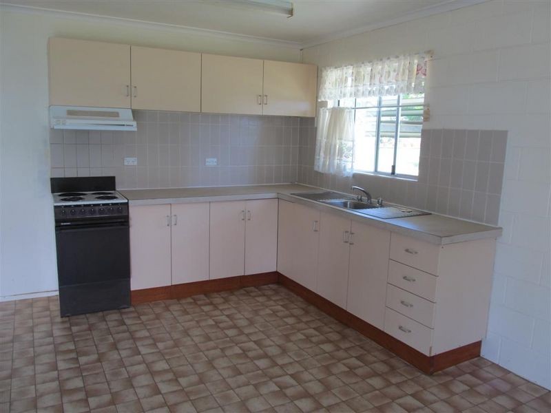 112 Powell Street, Bowen QLD 4805