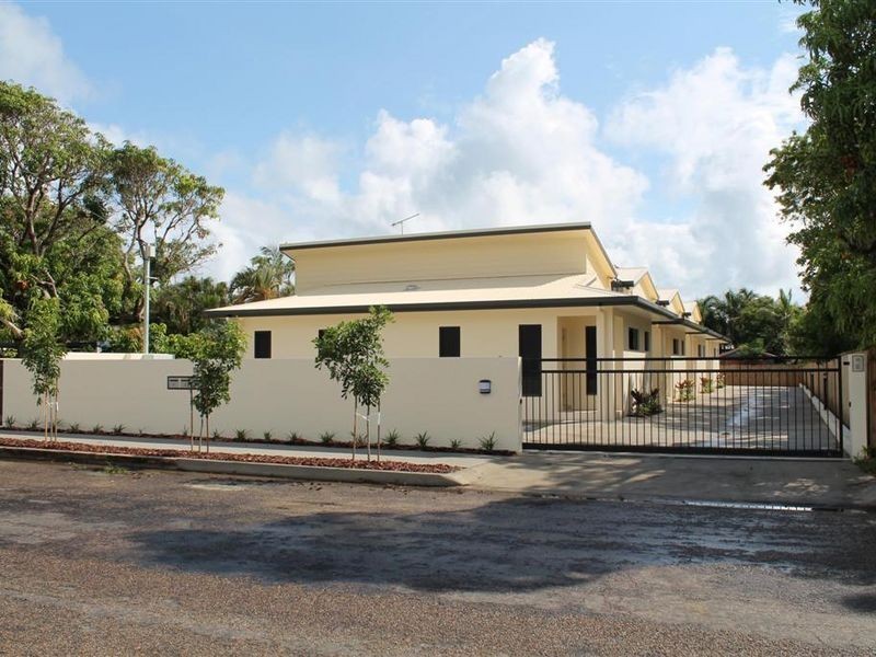 2/56 Murroona Road, Bowen QLD 4805