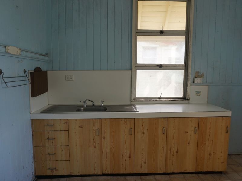 4 Herbert Street, Bowen QLD 4805