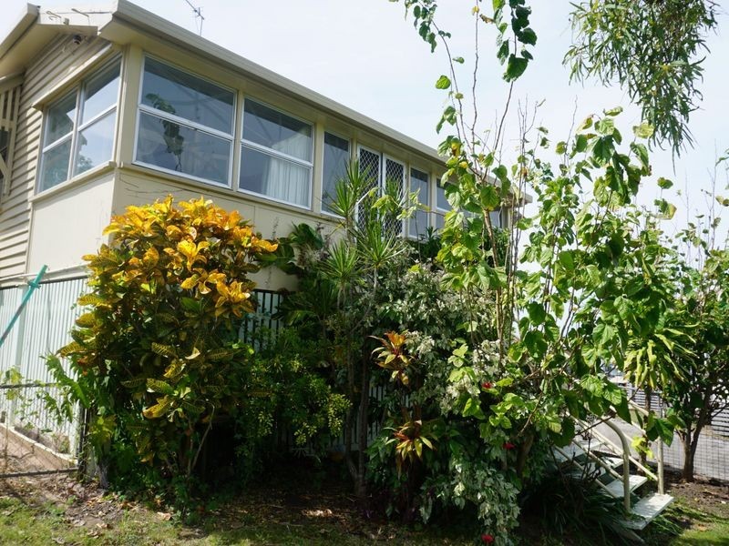 4 Herbert Street, Bowen QLD 4805