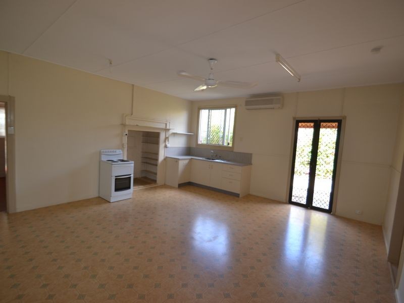1/30 Murroona Street, Bowen QLD 4805