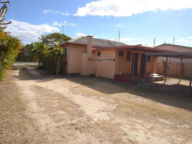 1/30 Murroona Street, Bowen QLD 4805