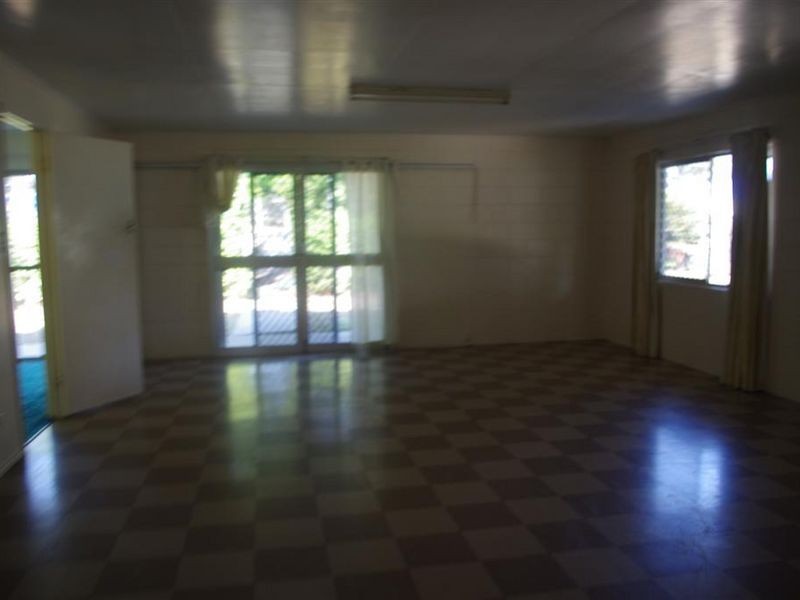 8 Herbert Street, Bowen QLD 4805