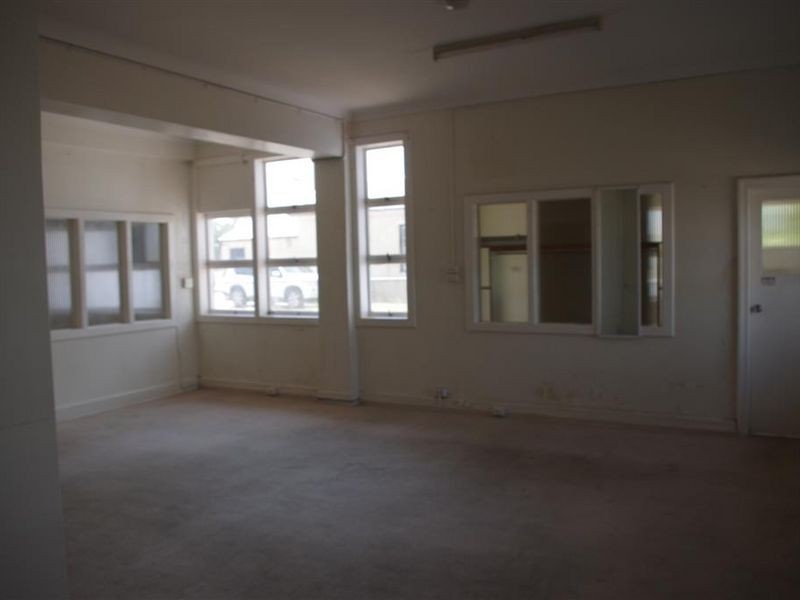 8 Herbert Street, Bowen QLD 4805