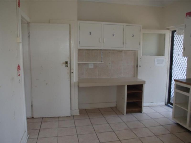 8 Herbert Street, Bowen QLD 4805