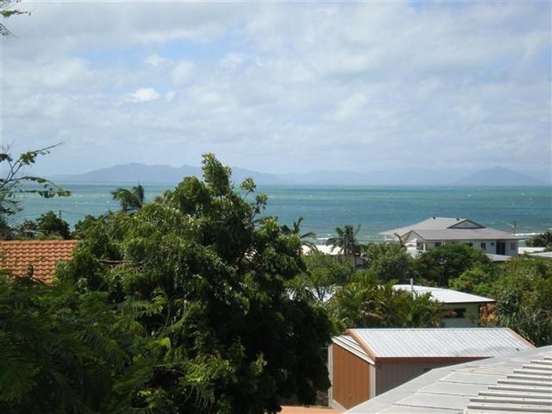 25 Rose Bay Road, Bowen QLD 4805