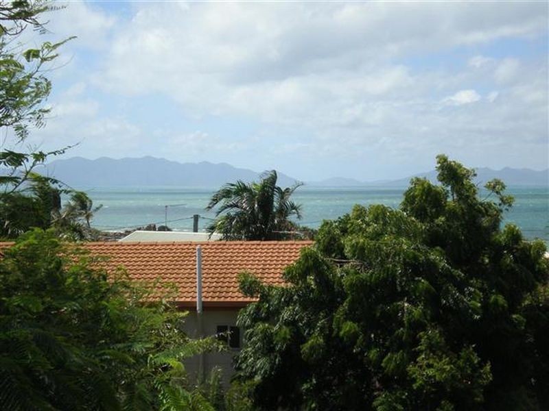 25 Rose Bay Road, Bowen QLD 4805