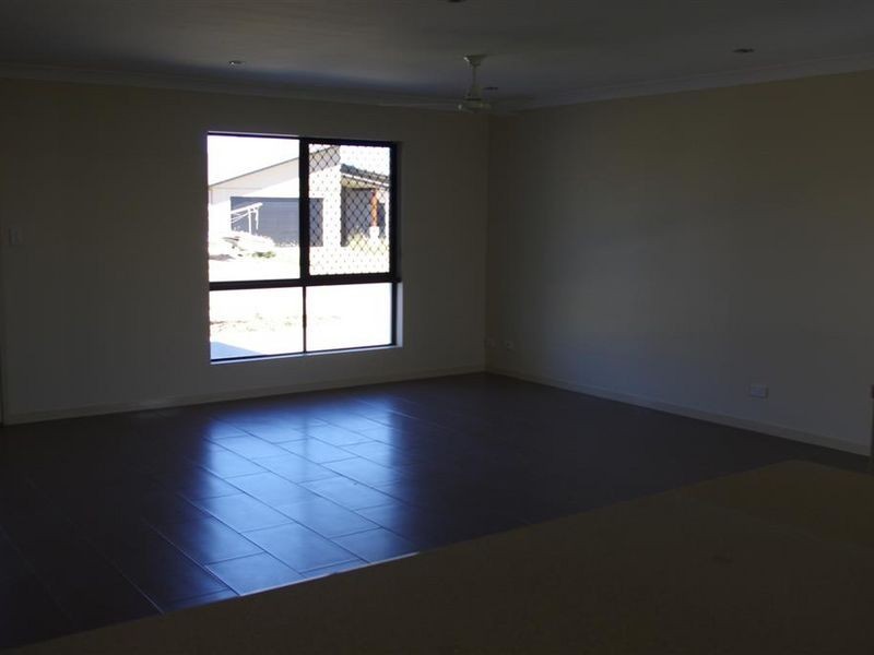 9B Lemon Grove, Bowen QLD 4805