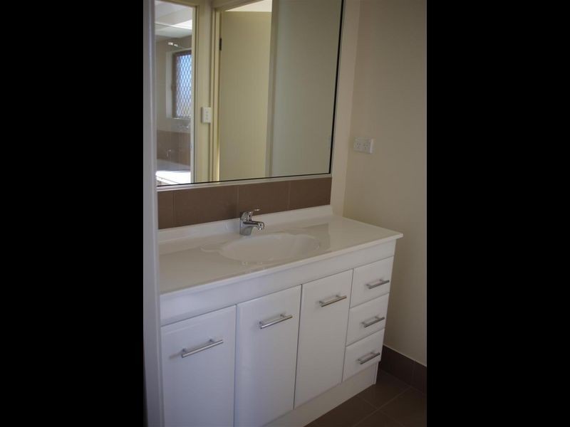 9B Lemon Grove, Bowen QLD 4805