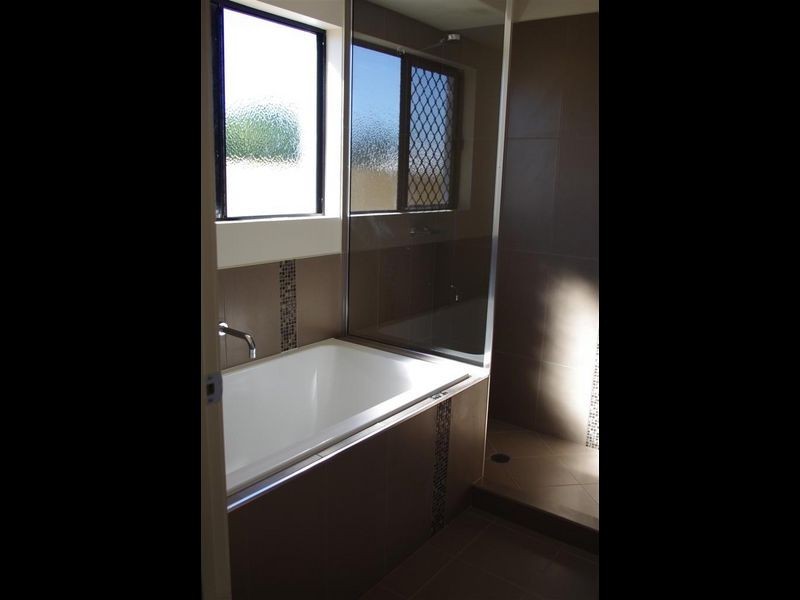 9B Lemon Grove, Bowen QLD 4805