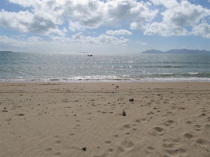 53 The Esplanade, Brisk Bay QLD 4805