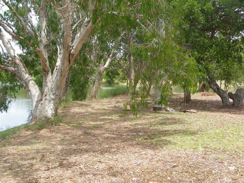 41 Hillview Road, Bowen QLD 4805