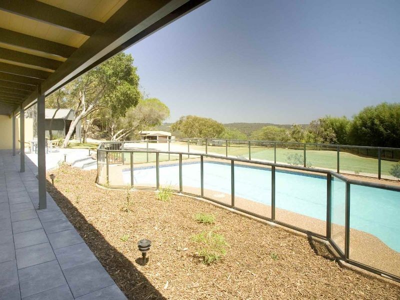 11 Chiltern Rd, Ingleside NSW 2101