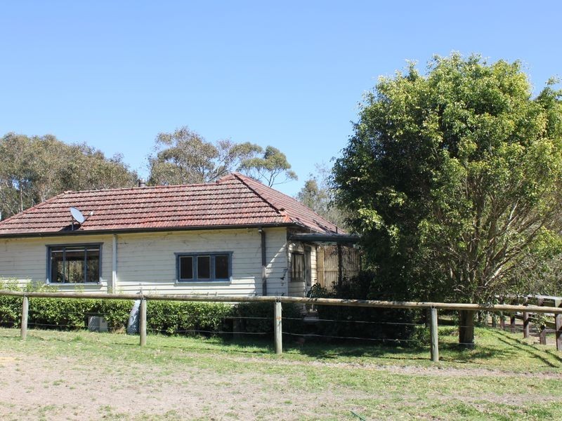 102 Booralie Rd, Terrey Hills NSW 2084