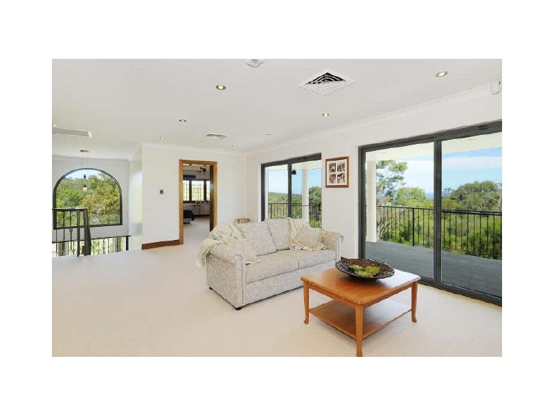 9 Manor Road, Ingleside NSW 2101