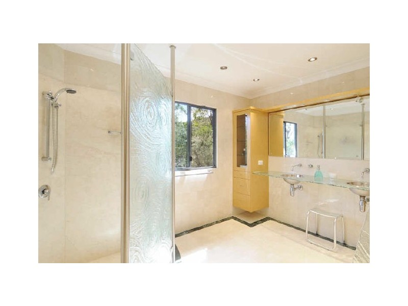 9 Manor Road, Ingleside NSW 2101