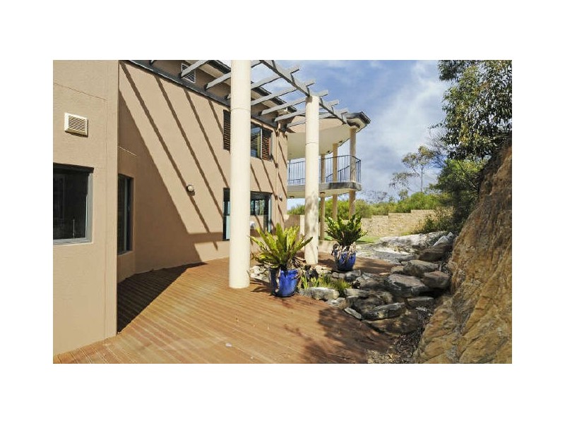 9 Manor Road, Ingleside NSW 2101