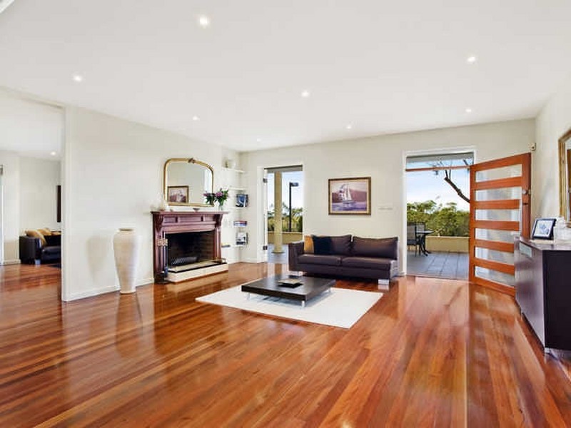 33 Hilversum Cres, Belrose NSW 2085