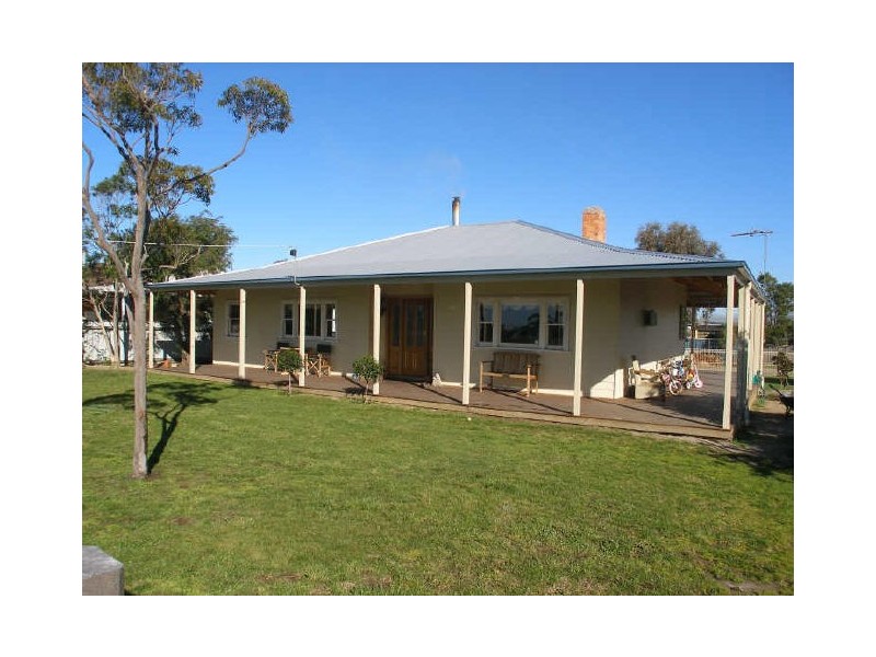 24 Clark Street, Heyfield VIC 3858