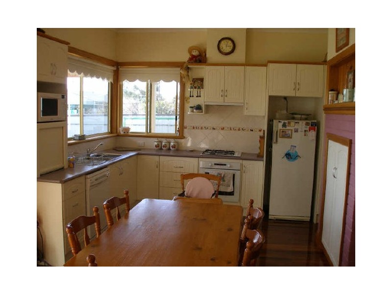 24 Clark Street, Heyfield VIC 3858