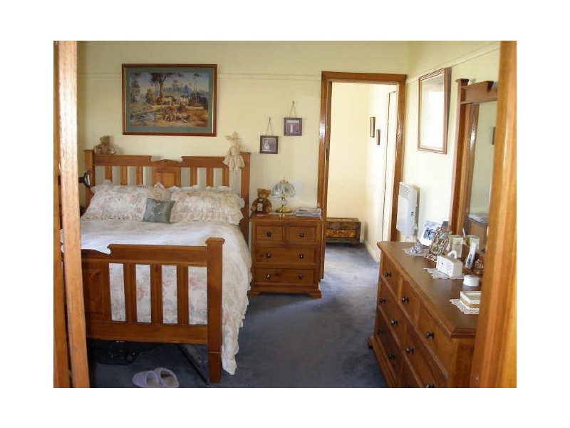 24 Clark Street, Heyfield VIC 3858