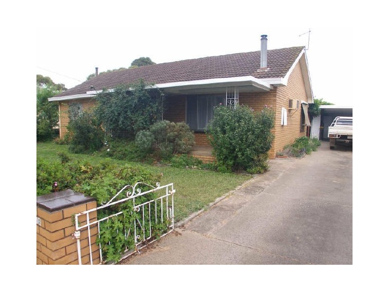 12 Gordon Street, Heyfield VIC 3858