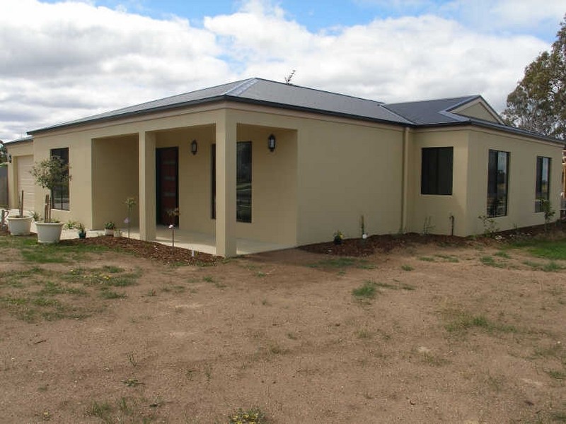 9 Burrnett Court, Heyfield VIC 3858