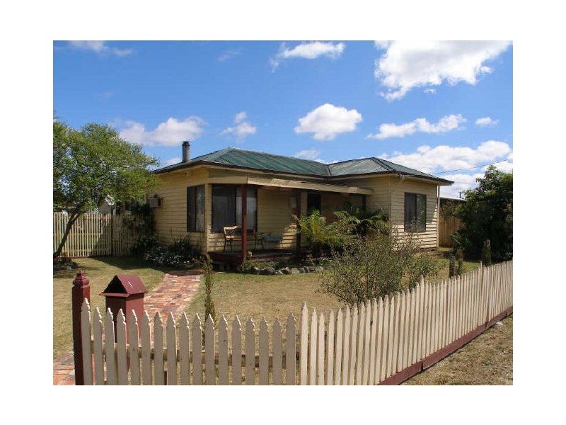 9 Burrnett Court, Heyfield VIC 3858