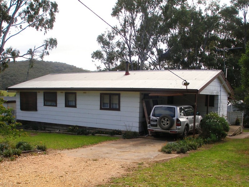 4 Teal Court, Glenmaggie VIC 3858